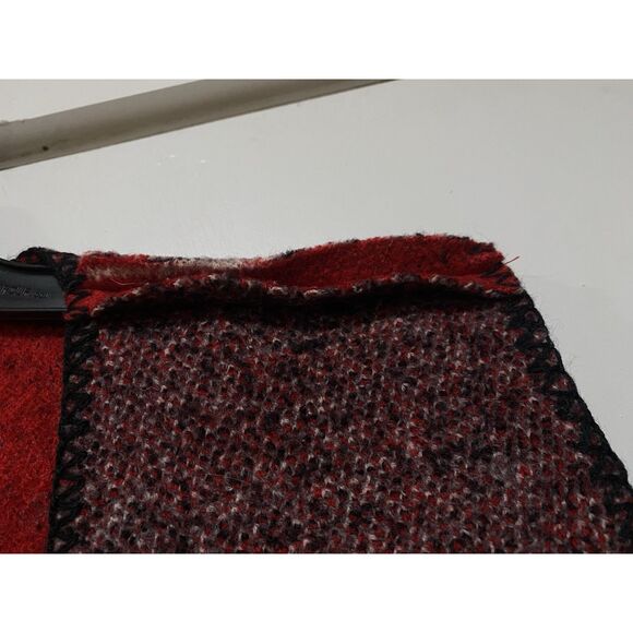 Nanook Vest Women’s Large 100% Virgin Wool Red Canada Made Button Front FLAW - Picture 14 of 16